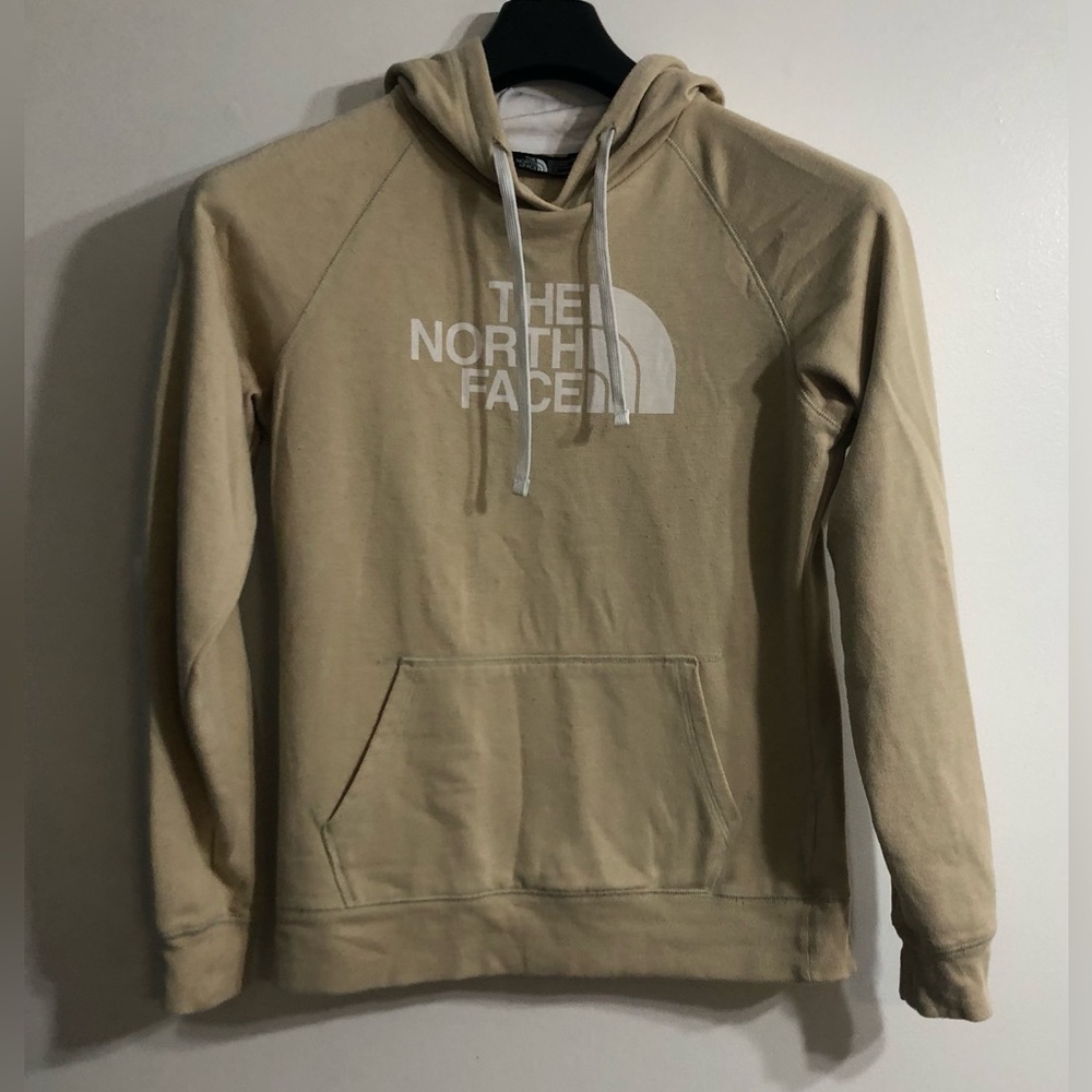 North Face women’s Hoodies front kangaroo  pockets Tan . M